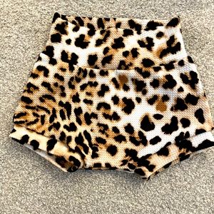 5 for $10🟢 Toddler Leopard Print High-Rise Shorts. Size 2T. EUC.